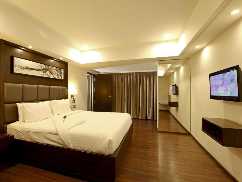 Goutham Grand Hotel - Tenali Vijayawāda エクステリア 写真