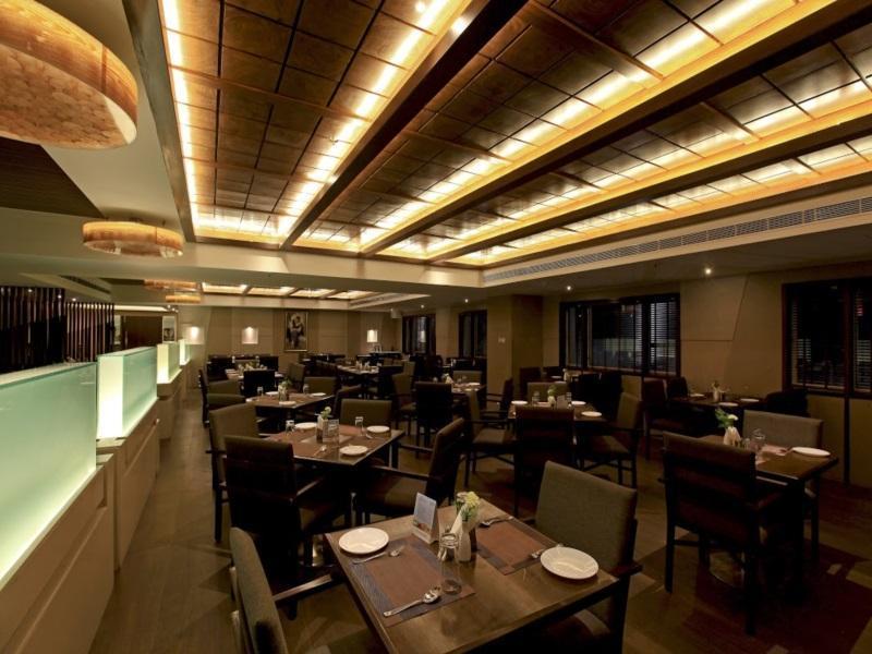 Goutham Grand Hotel - Tenali Vijayawāda エクステリア 写真