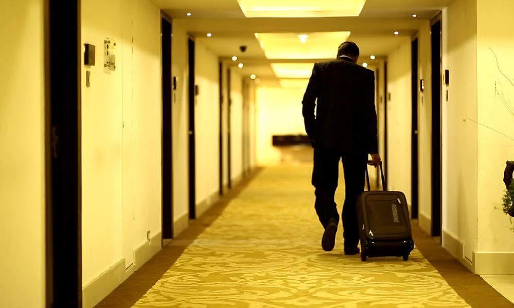 Goutham Grand Hotel - Tenali Vijayawāda エクステリア 写真